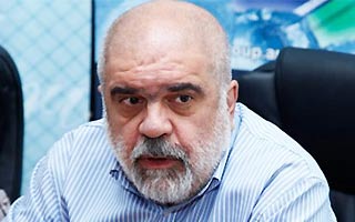 Alexander Iskandaryan: Aliyev`s decision to hold early elections is  connected with an increase in the price of oil on the international  market
