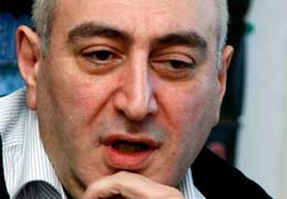Политтехнолог не видит механизмов, с помощью которых будет вынесен вотум недоверия правительству Армении