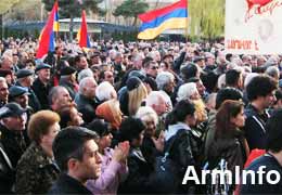 Supporters of opposition forces start a procession in Yerevan 