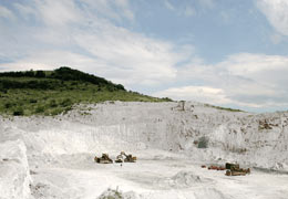Worker killed by a rock fall at perlite deposit in Aragatsavan