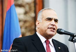 Раффи Ованнисян  призвал армян мира к единению