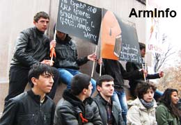 Газета: Армянский национальный конгресс и «Наследие» не могут уговорить лидера «Процветающей Армении» начать сидячий пикет на площади «Свободы»