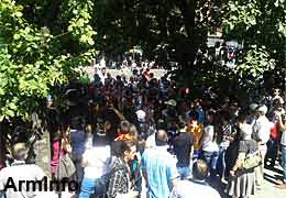В Ереване стартовало шествие в поддержку Левона Айрапетяна