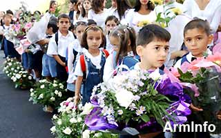 September 1 in Armenia: first bell, white ribbons, celebratory  assembly  
