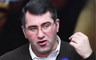 Политик: Смена власти - первый шаг в реализации назревших в Армении радикальных реформ