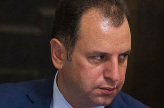 Виген Саркисян надеется остаться министром обороны Армении