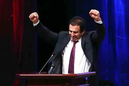 Մեկնարկել է «Բարգավաճ Հայաստան» կուսակցության 9-րդ համագումարը. Ծառուկյանն ընտրվել է ԲՀԿ առաջնորդ