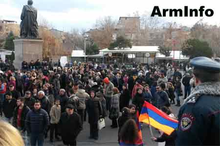Участники акции в память Артура Саркисяна намерены организовать бессрочный пикет на площади <Свободы>