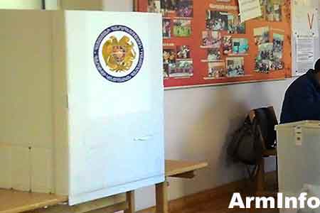<Независимый наблюдатель>: На 35% избирательных участков Армении зафиксированы случаи заполнения бюллетеней вне избирательных кабинок