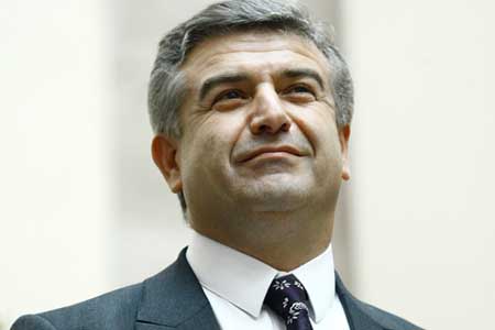 Экс-премьер Карен Карапетян принимает участие в заседании комиссии по расследованию Апрельской войны