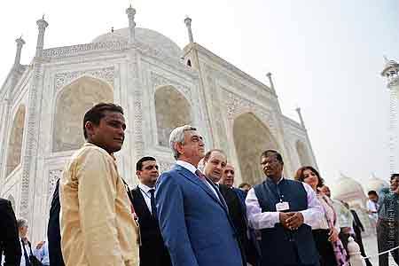 Serzh Sargsyan visited Taj Mahal