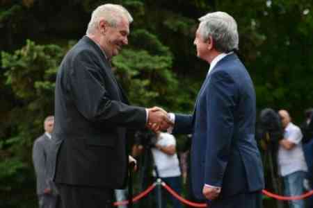 Серж Саргсян поздравил Милоша Земана с переизбранием на пост президента Чехии