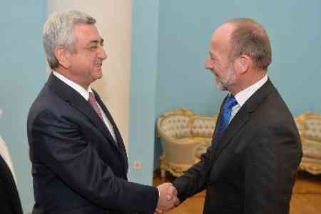 Президент Армении встретился с председателем Национального Совета Швейцарии Домиником  де Бюманом