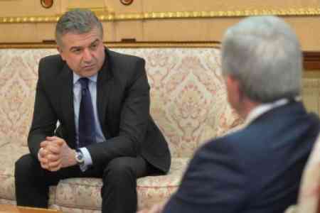 Karapetyan reported to the President of Armenia on activities of  Government for last time as prime minister