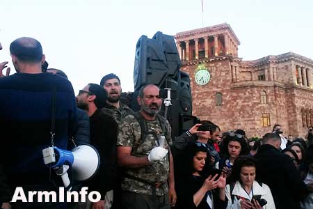 Пашинян: Серж Танкян выразил поддержку протестному движению