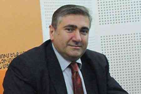 Оппозиционер: Провластные депутаты армянского парламента не должны стоя аплодировать на выступление Зеленского