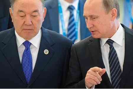Назарбаев поздравил Путина с днем рождения