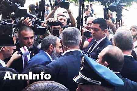 Nikol Pashinyan urged Armenian citizens to stop all civil  disobedience actions from 3 pm today