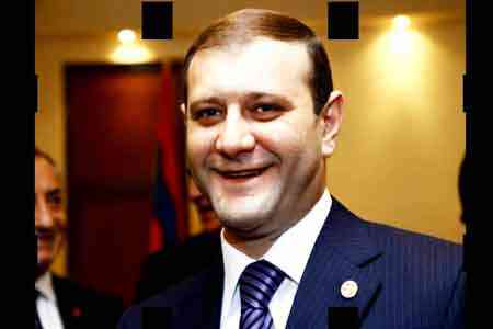 Мэр Еревана в очередной раз заявил, что не намерен подавать в отставку