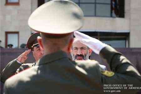 Никол Пашинян: быть офицером армянской армии - значит посвятить свою жизнь защите Отечества