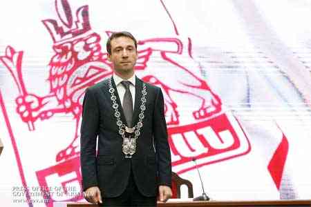 I stand here because the people decided so: Hayk Marutyan assumed the  post of Yerevan Mayor 
