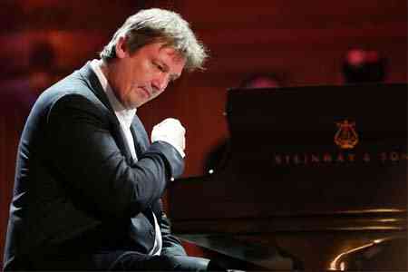 В Ереване выступит всемирно известный пианист Борис Березовский