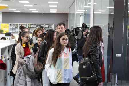 Հայաստանի Գործատուների հանրապետական միության հետ համատեղ ծրագրի շրջանակում դպրոցականներն այցելեցին Beeline