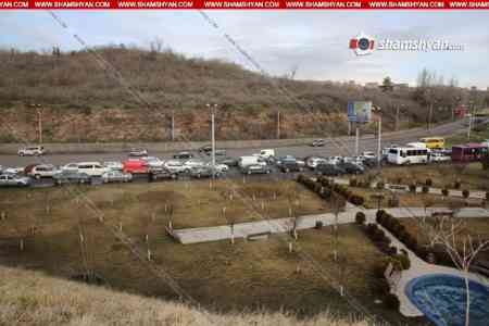 Крупное ДТП с участием 8 автомобилей и двух автобусов произошло в Ереване в районе Аванского моста