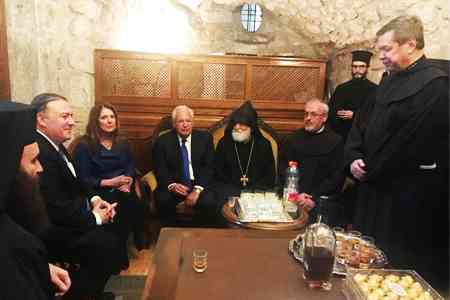 Госсекретарь США посетил армянскую часть Храма Гроба Господня и побеседовал с представителями армянского духовенства