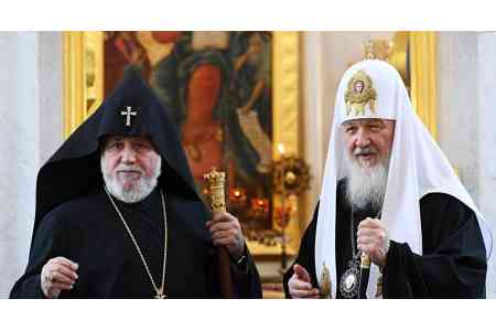 Патриарх всея Руси: Мы призваны давать однозначный совместный ответ на попытки связывать религию с войной