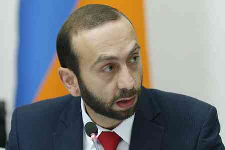 Armenian FM meets with President of Czech Senate