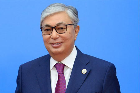 Kazakhstan President arrives in Yerevan