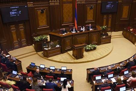 Парламент Армении обсудит ходатайства генпрокурора об уголовном преследовании двух оппозиционных депутатов