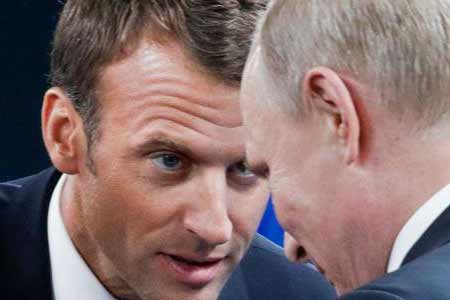 По инициативе французской стороны состоялся телефонный разговор Владимира Путина с Президентом Французской Республики Эммануэлем Макроном