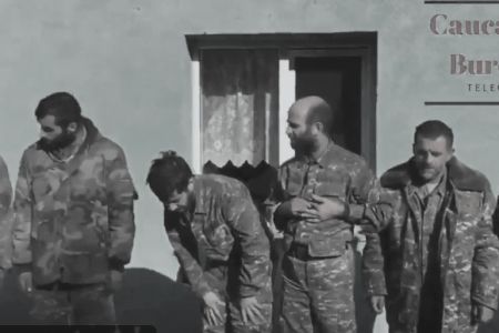 Азербайджан передал Армении 15 военнопленных в обмен на карты минных полей Физулинского и Зангиланского районов
