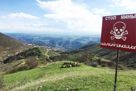 Azerbaijan closes the only road connecting Artsakh with Armenia with  concrete barrier
