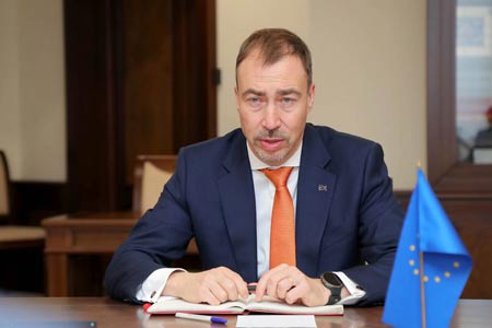 EU strongly supports establishment of peace between Armenia,  Azerbaijan