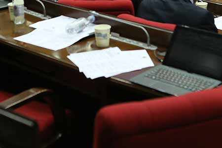Парламент Армении не смог избрать президентом РА Ваагна Хачатуряна в первом туре