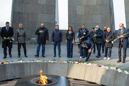 Украинские парламентарии посетили Мемориал жертв Геноцида армян в Османской империи
