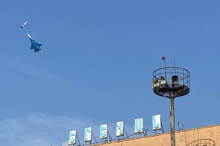 «Русские витязи» праздничным авиашоу над Ереваном отметили 111-летие Качинского военного училища