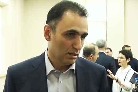 Аветик Чалабян обвинил столичный муниципалитет в попытках сорвать проведение референдума по вопросу Арцаха