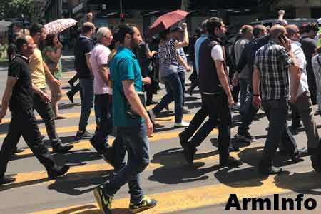 Resistance Movement members clash with police in Yerevan