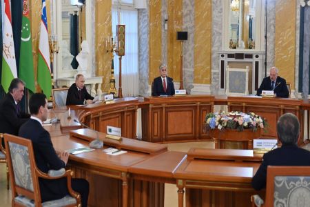 Президент Касым-Жомарт Токаев принял участие в неформальной встрече глав государств СНГ