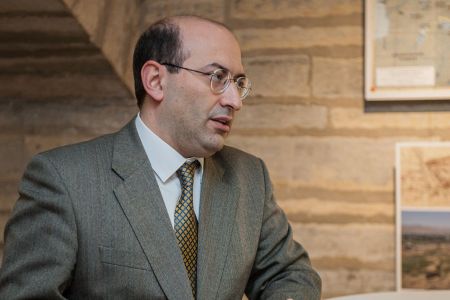 Посол Армении: Миру сегодня очень не хватает таких людей как Эли Визель