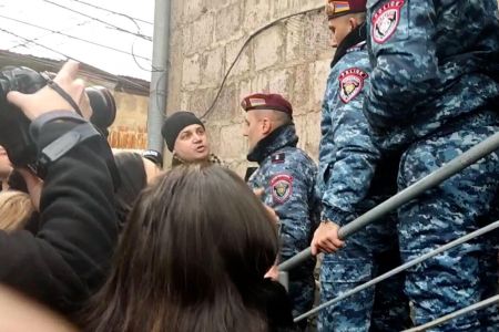 Protests in Armenia: roads, streets are closed; police use  disproportionate force to detain citizens