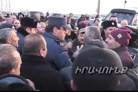 Депутат: есть сообщения о незаконном задержании граждан, перекрывших дорогу Ереван- Гюмри