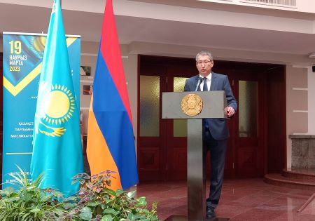 В Ереване состоялся брифинг посла Казахстана в Армении, посвященный предварительным итогам парламентских выборов в Казахстане