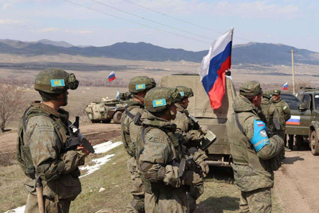 Artsakh state minister meets with command of Russian peacekeepers