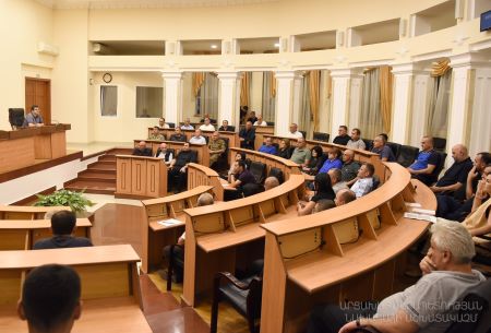 Artsakh president convenes extended consultation 