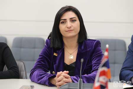 Товмасян обсудила с Марагосом ситуацию на границах и внутри Армении